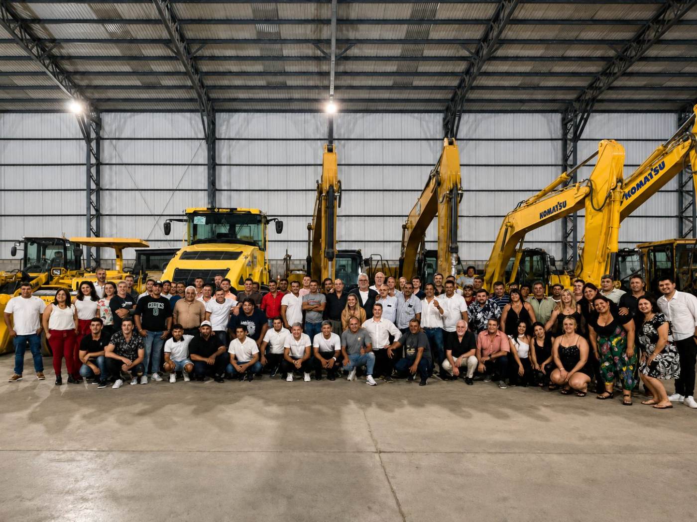 Equipo de Vial-Tec en el galpón